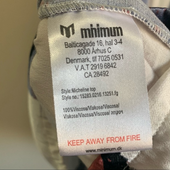 Minimum Abstract Print Sleeveless Top - Picture 6 of 6